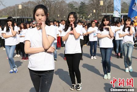 女子跟着网红买防晒差点毁容